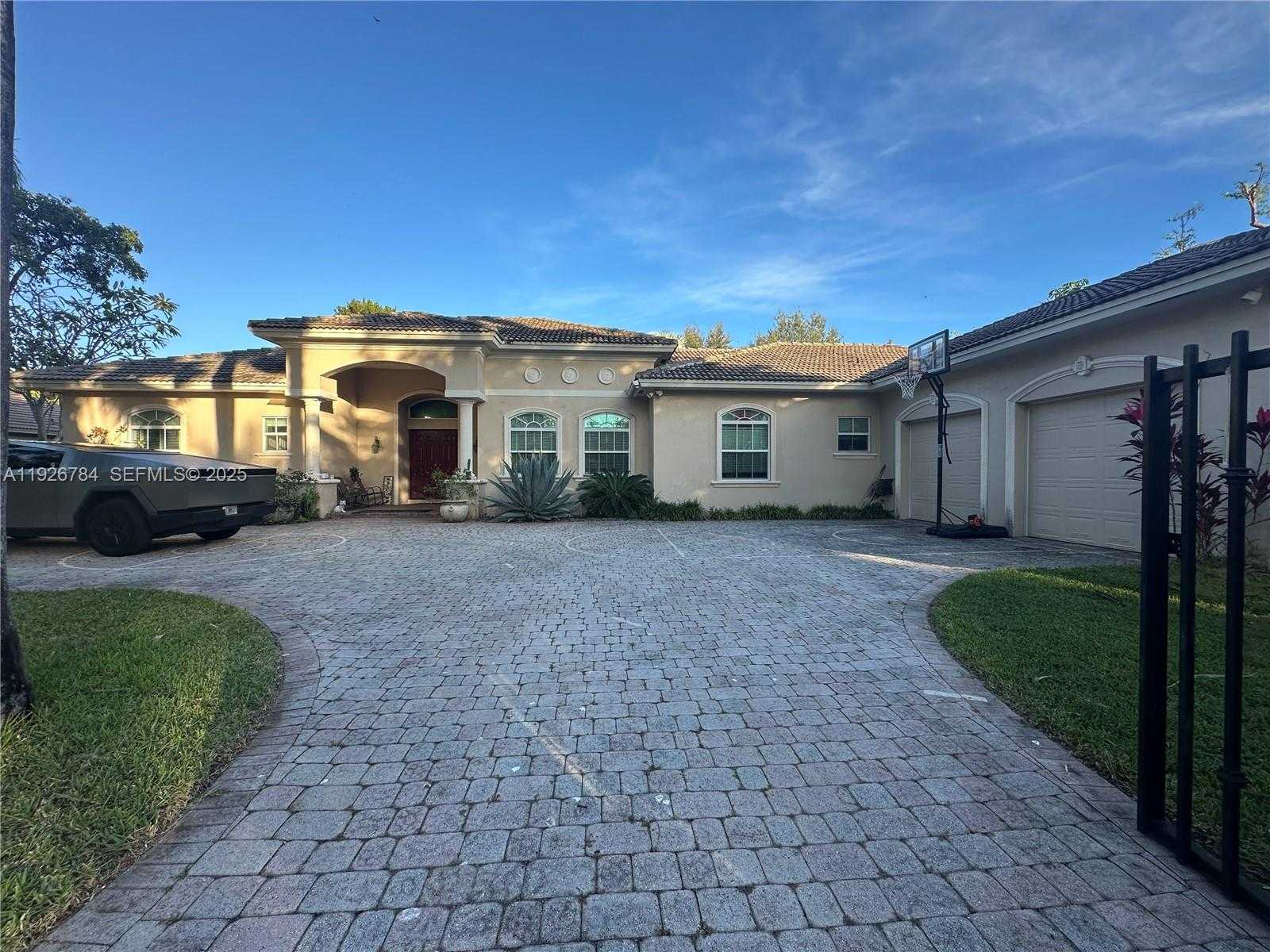 Small Image of 15335 SOUTH WEST 80TH AVE, Palmetto Bay Number 2