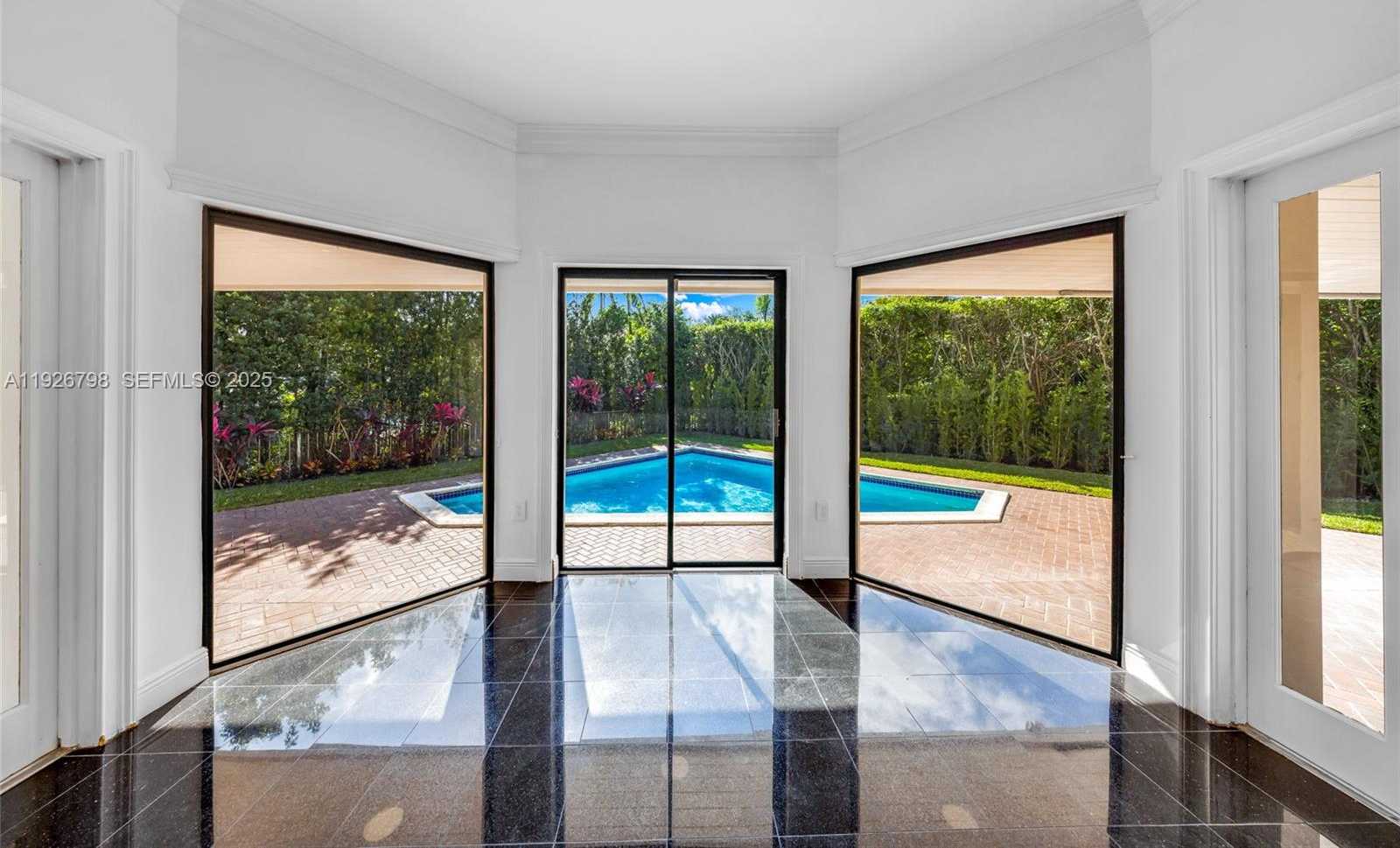 Small Image of 301 ISLA DORADA BLVD, Coral Gables Number 13