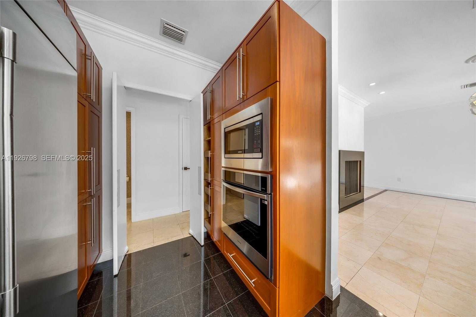 Small Image of 301 ISLA DORADA BLVD, Coral Gables Number 17