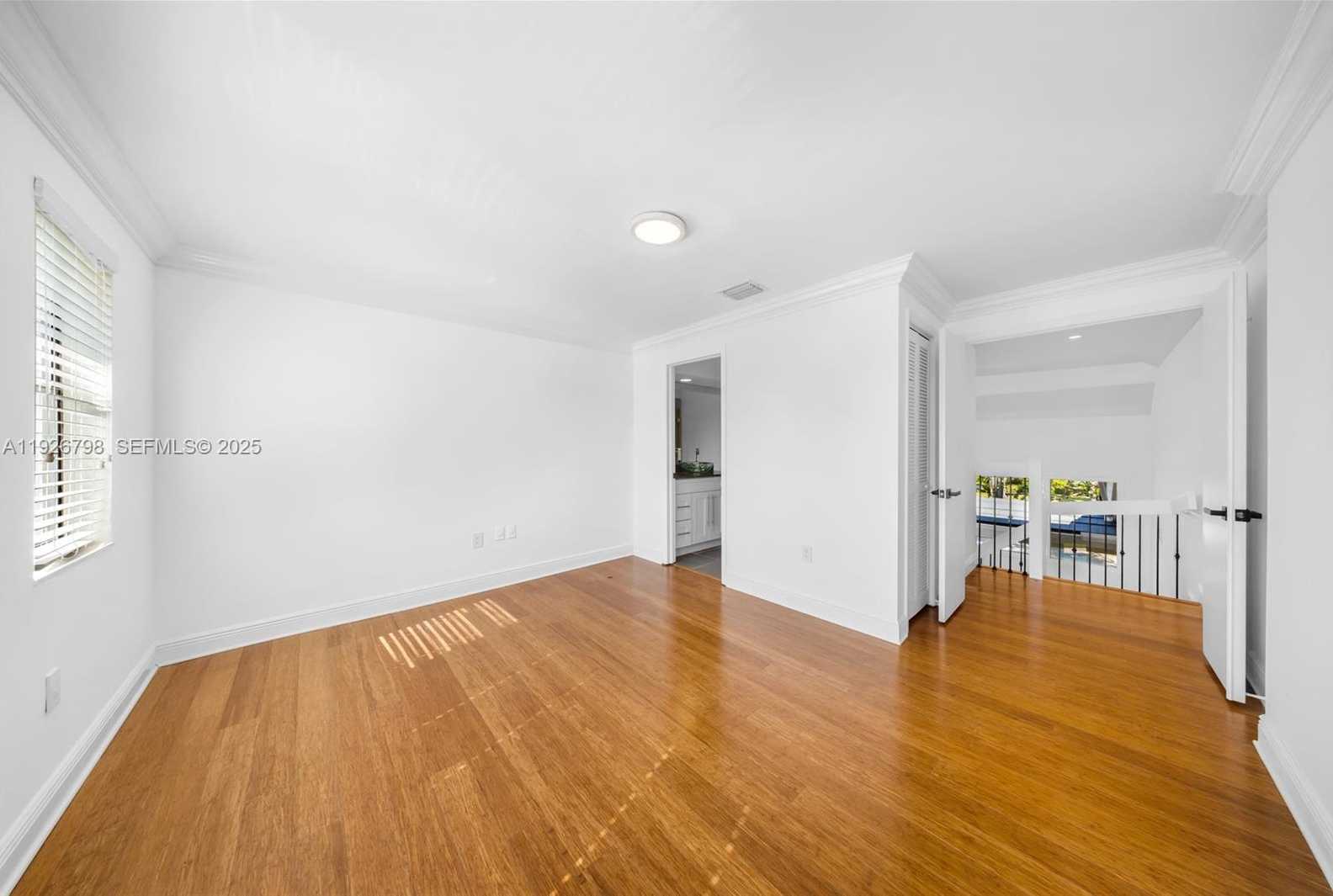 Small Image of 301 ISLA DORADA BLVD, Coral Gables Number 37