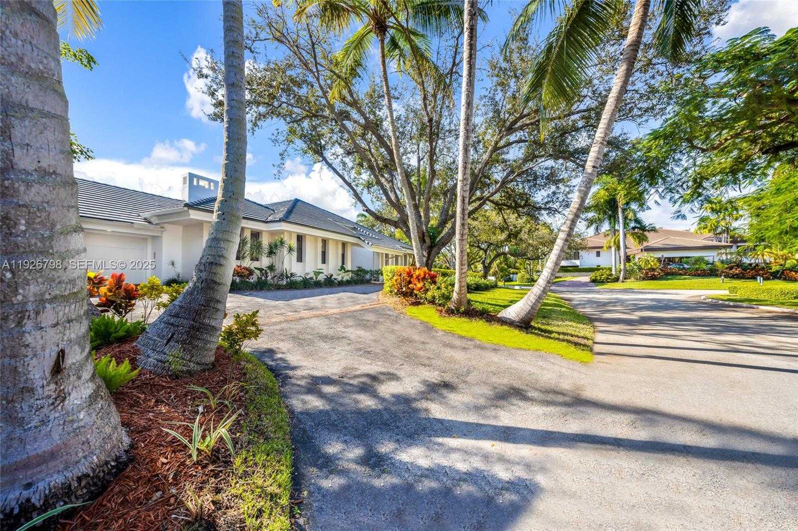 Small Image of 301 ISLA DORADA BLVD, Coral Gables Number 5