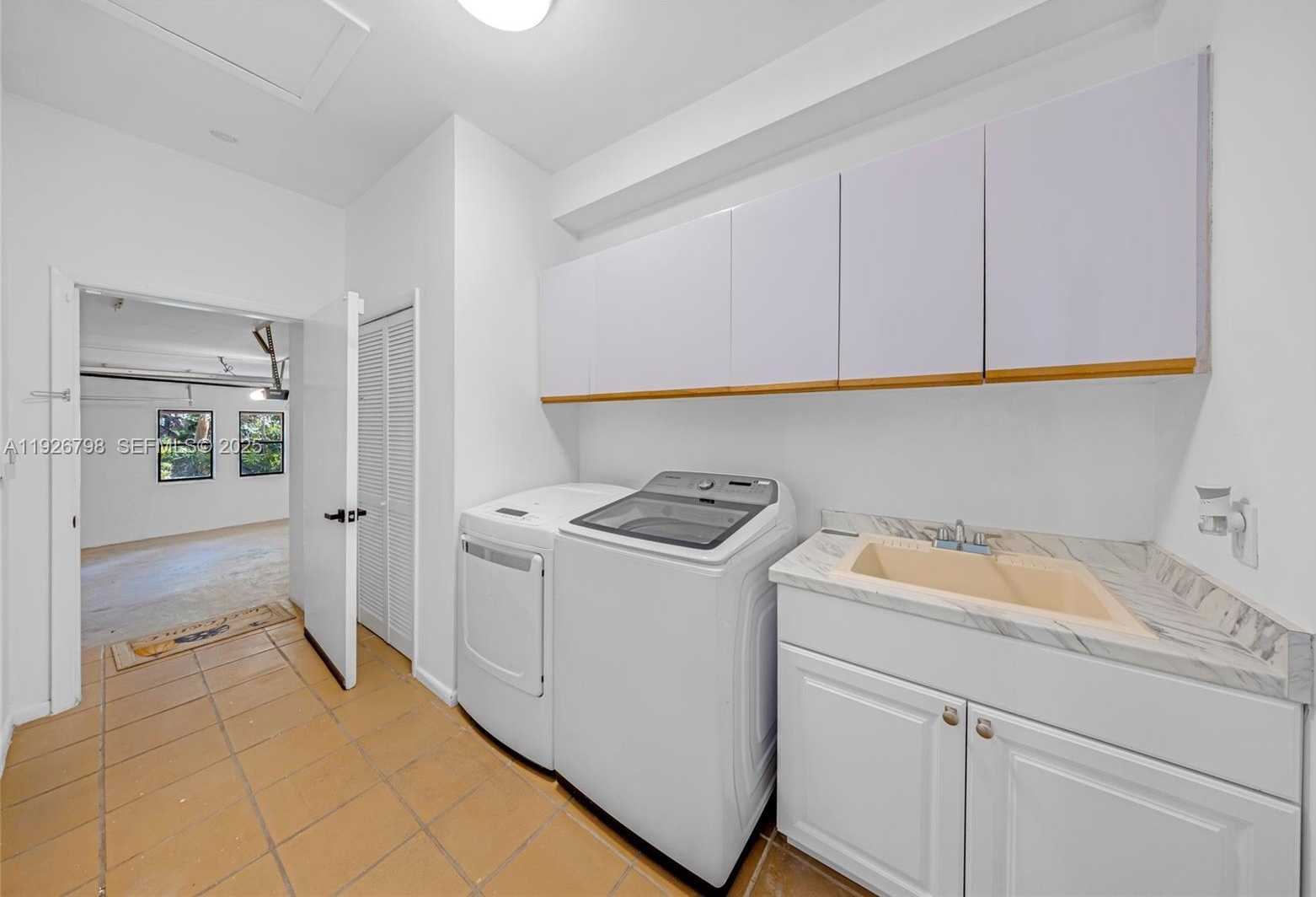 Small Image of 301 ISLA DORADA BLVD, Coral Gables Number 54