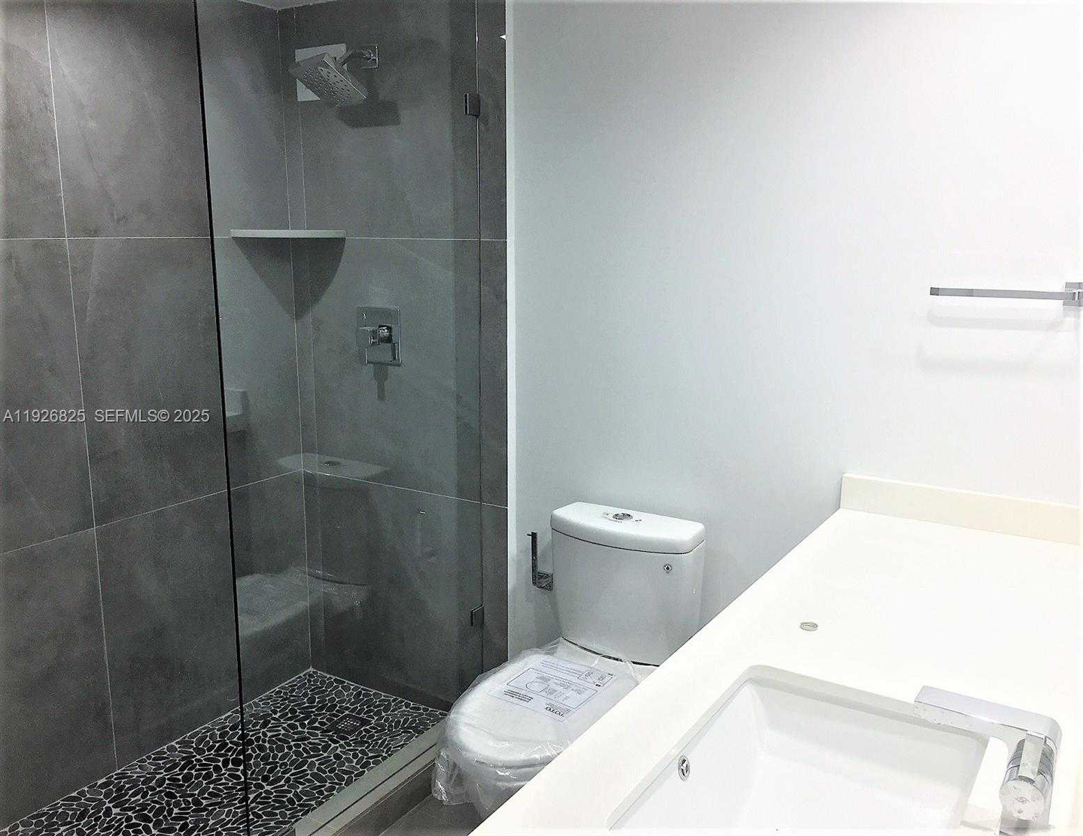 Small Image of 1000 WEST AVE #1027, Miami Beach Number 11