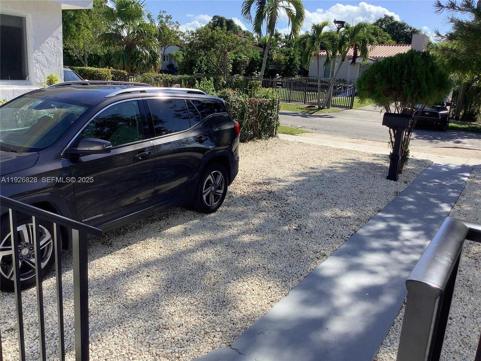 Small Image of 1653 SOUTH WEST 17TH TER #Front, Miami Number 20