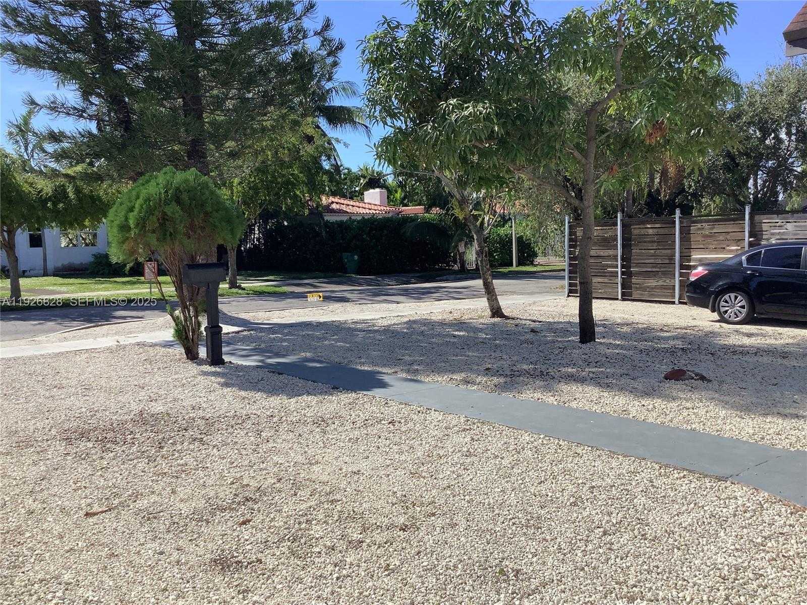 Small Image of 1653 SOUTH WEST 17TH TER #Front, Miami Number 23