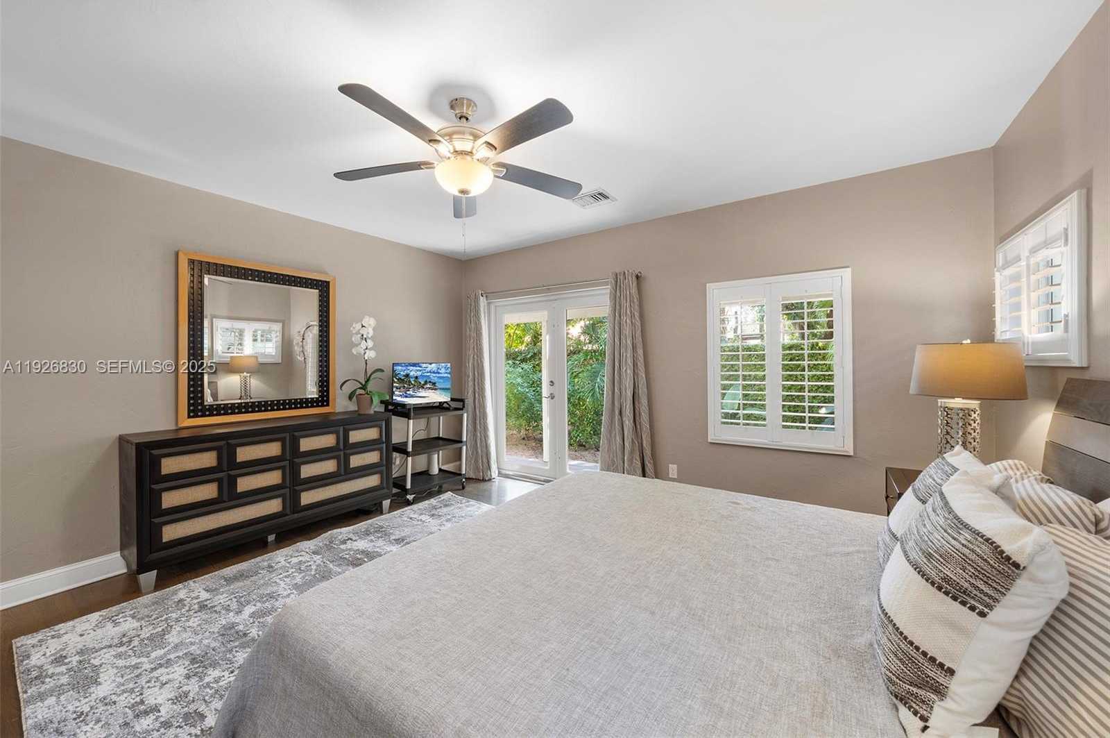 Small Image of 2400 TRAPP AVE, Miami Number 21