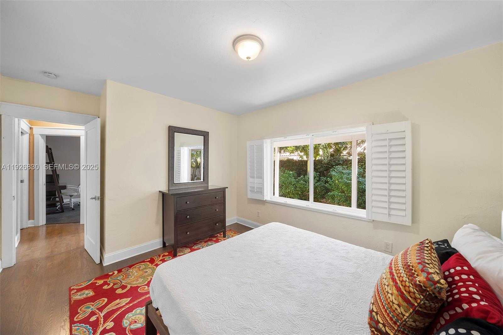 Small Image of 2400 TRAPP AVE, Miami Number 26