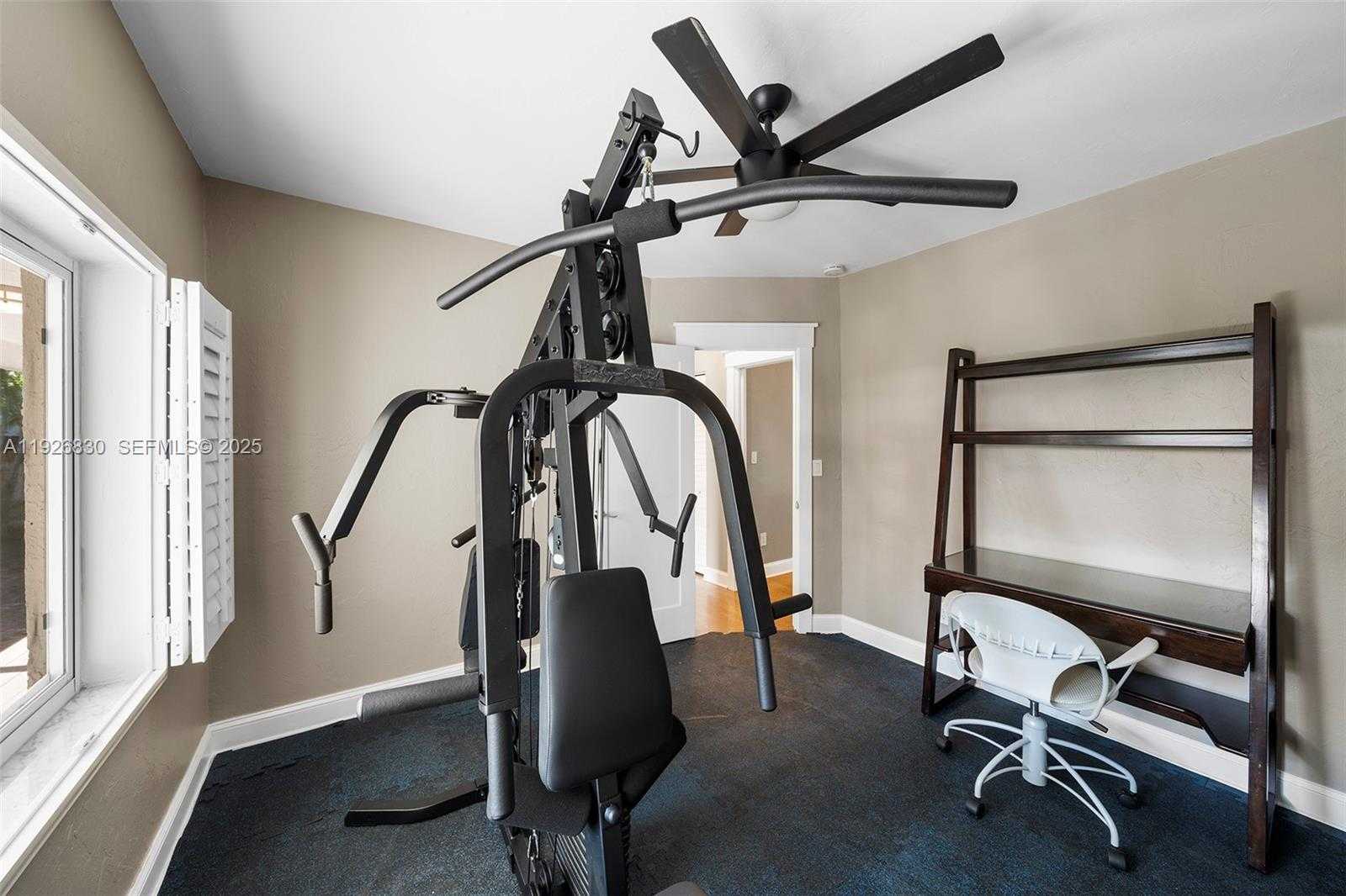 Small Image of 2400 TRAPP AVE, Miami Number 28