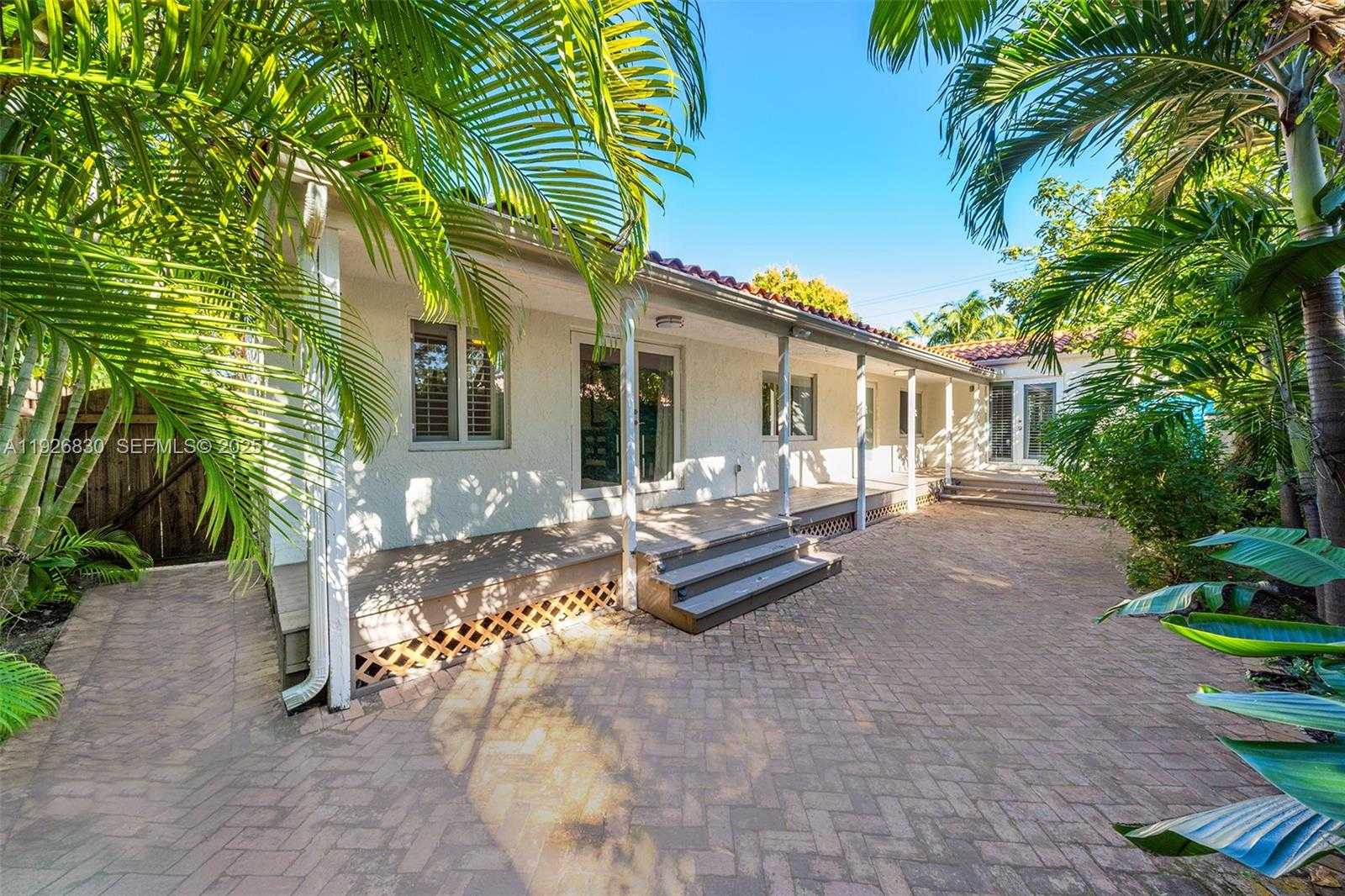 Small Image of 2400 TRAPP AVE, Miami Number 32