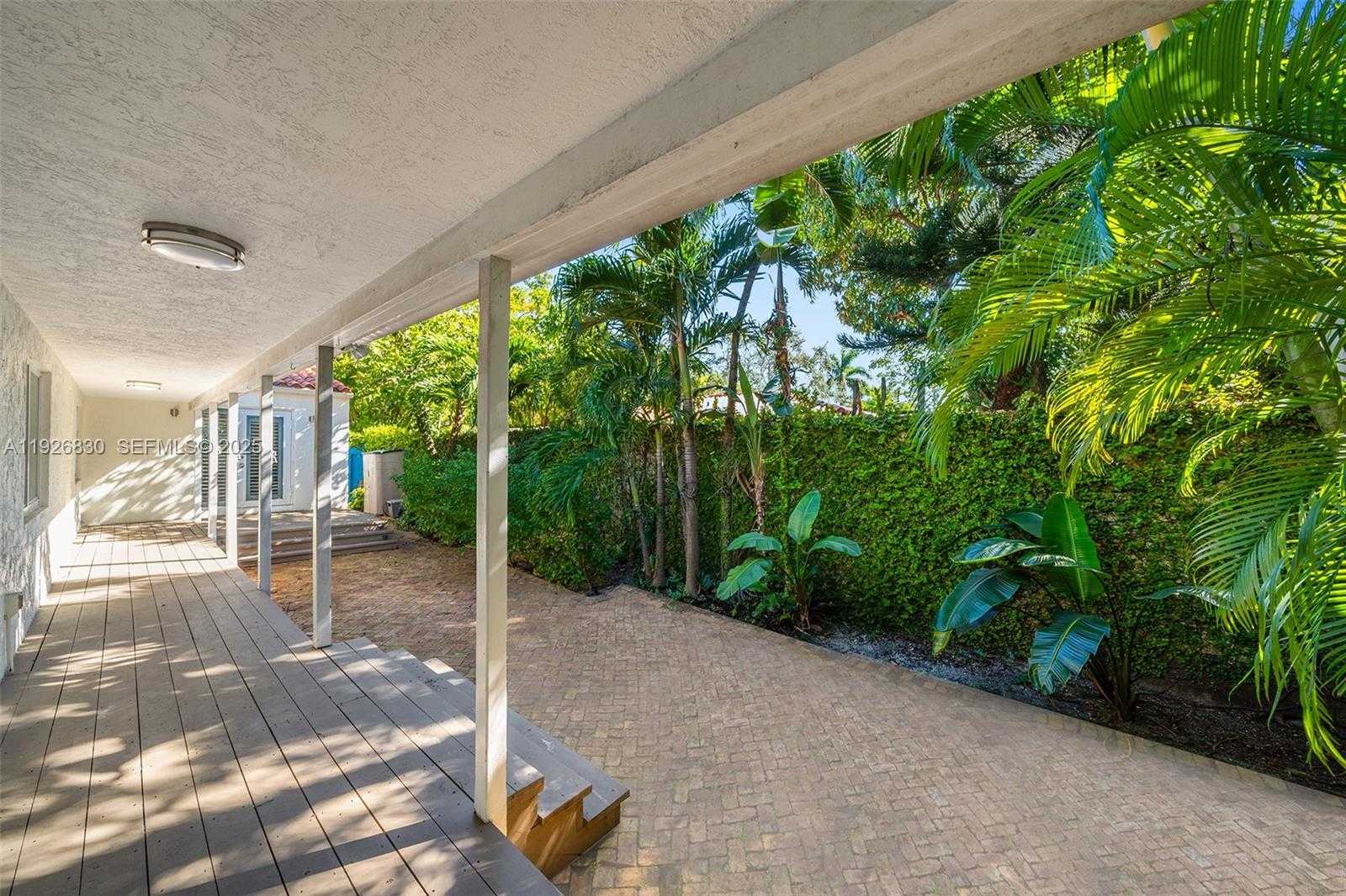 Small Image of 2400 TRAPP AVE, Miami Number 33