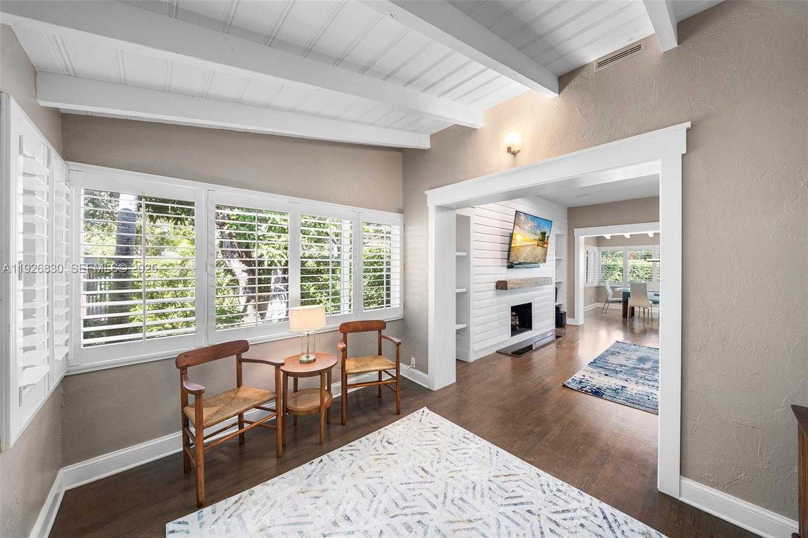 Small Image of 2400 TRAPP AVE, Miami Number 4