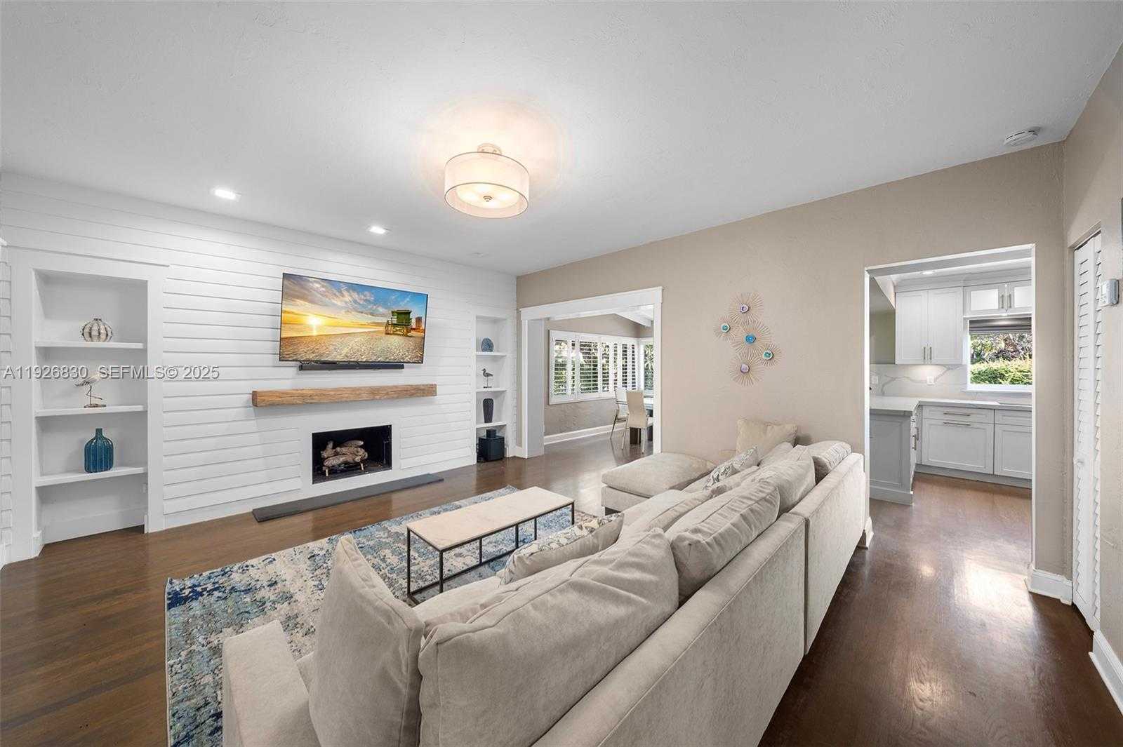 Small Image of 2400 TRAPP AVE, Miami Number 6