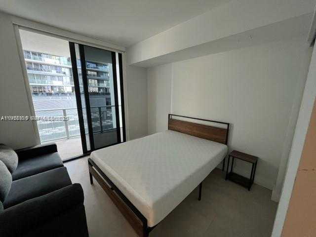 Imagen de Pequeño Objeto