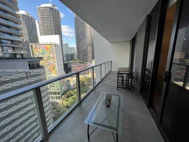 Imagen de Pequeño Objeto