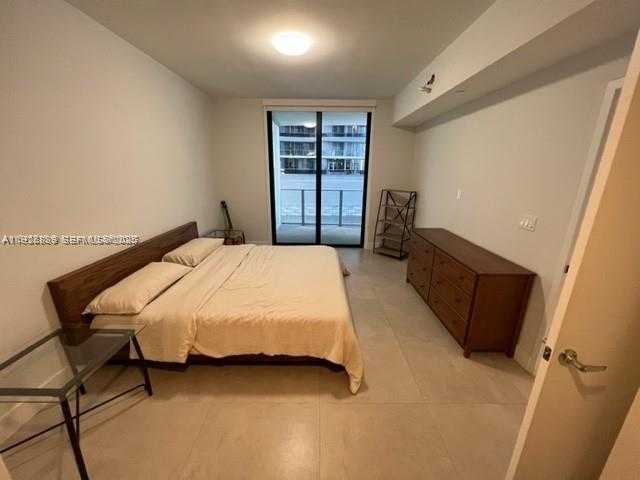 Imagen de Pequeño Objeto