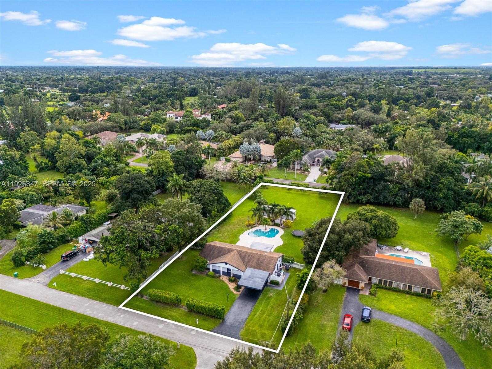 Small Image of 14330 SOUTH WEST 16TH ST, Davie Number 3