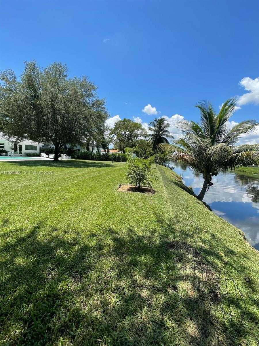 Small Image of 9121 SOUTH WEST 85TH ST #2, Miami Number 8