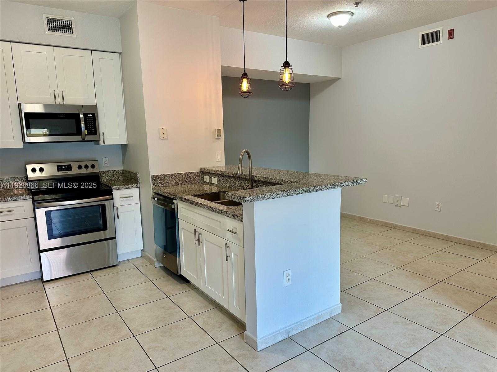 Small Image of 7290 NORTH WEST 114TH AVE #307-7, Doral Number 4