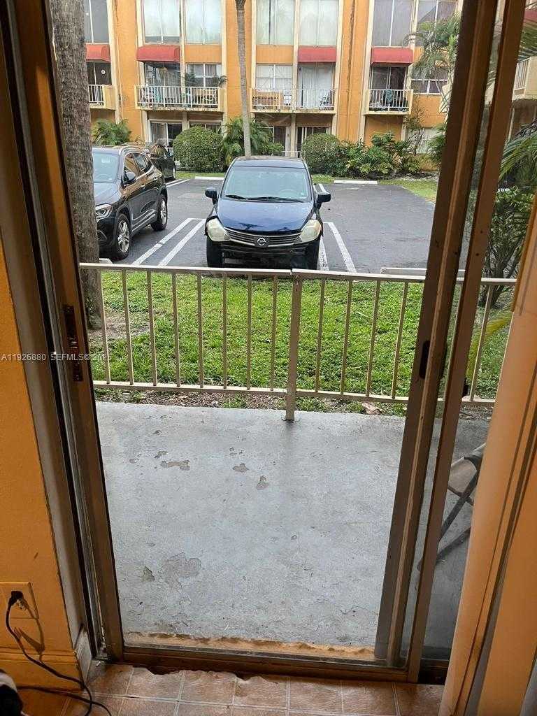 Small Image of 18111 NORTH WEST 68TH AVE #H102, Hialeah Number 10