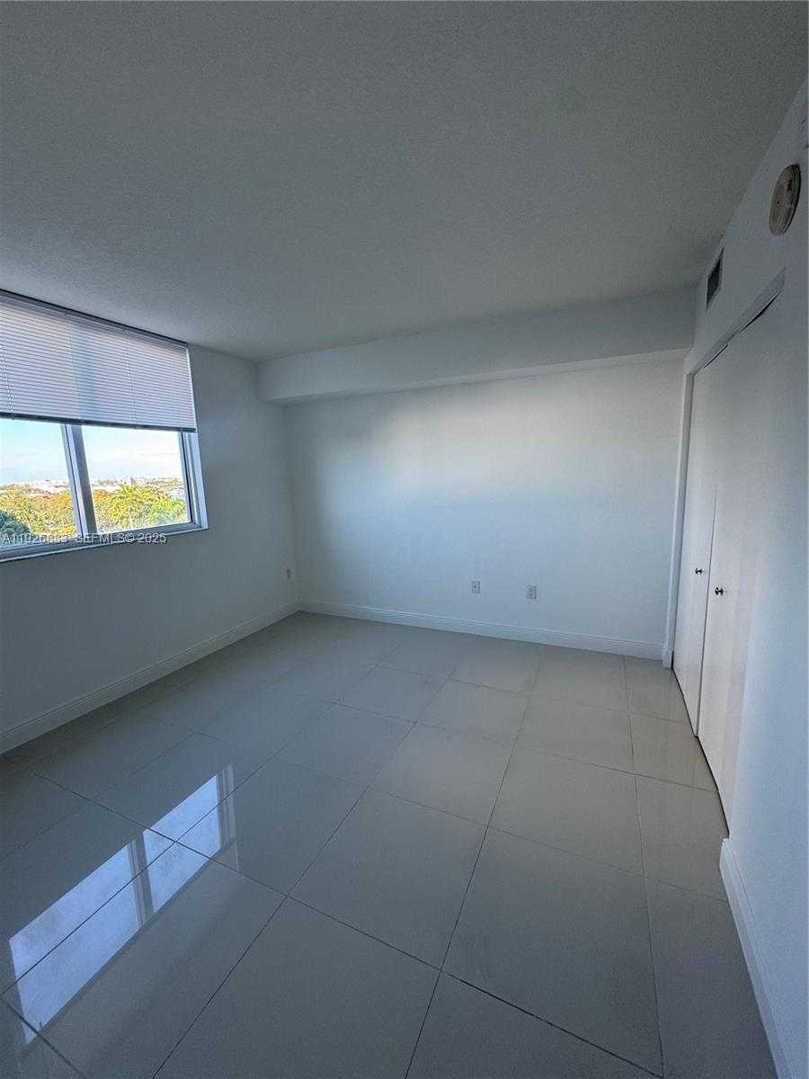 Small Image of 1861 NORTH WEST S RIVER DR #901, Miami Number 8