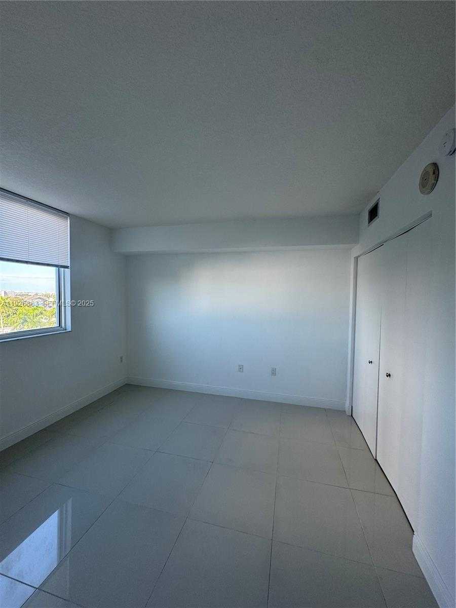 Small Image of 1861 NORTH WEST S RIVER DR #901, Miami Number 9