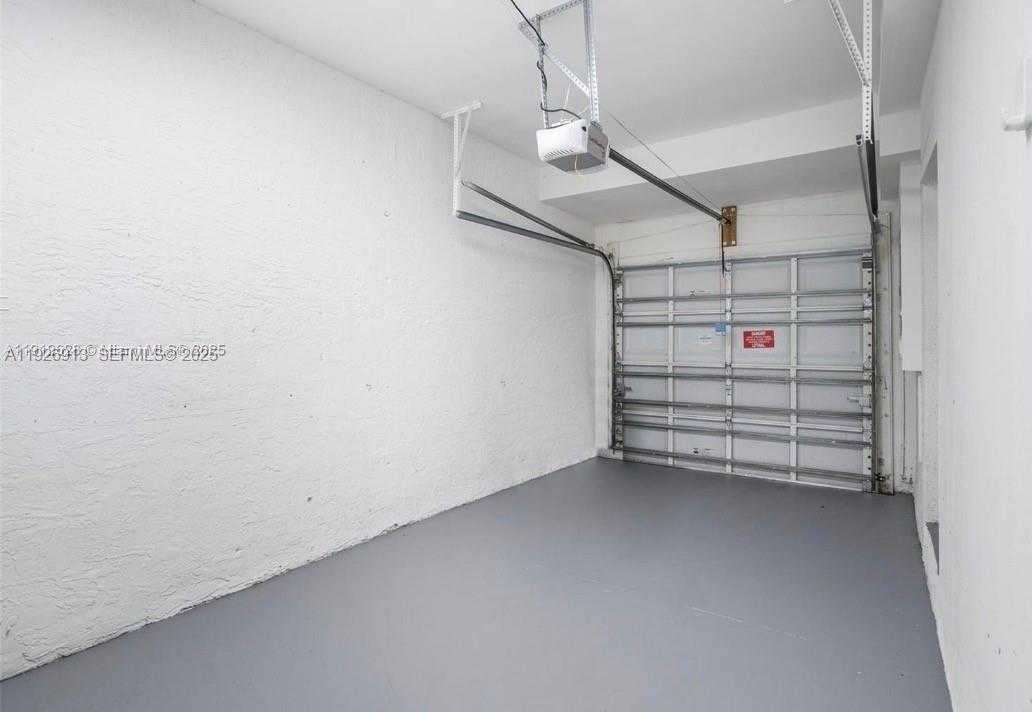 Small Image of 8658 SOUTH WEST 159TH CT, Miami Number 10