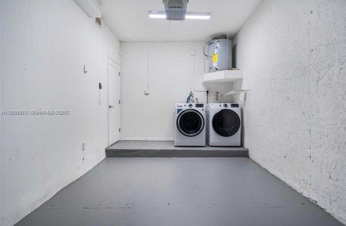 Small Image of 8658 SOUTH WEST 159TH CT, Miami Number 11