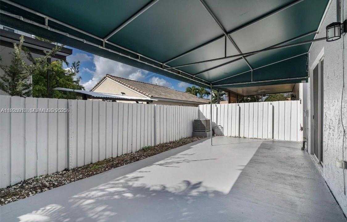 Small Image of 8658 SOUTH WEST 159TH CT, Miami Number 15