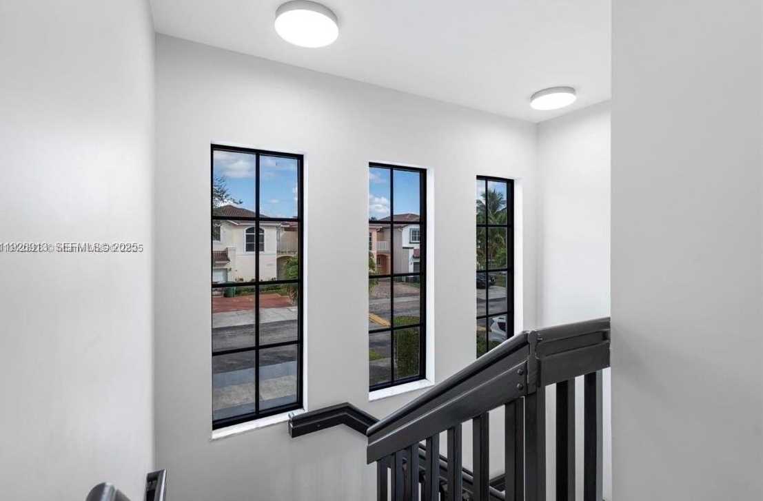 Small Image of 8658 SOUTH WEST 159TH CT, Miami Number 16