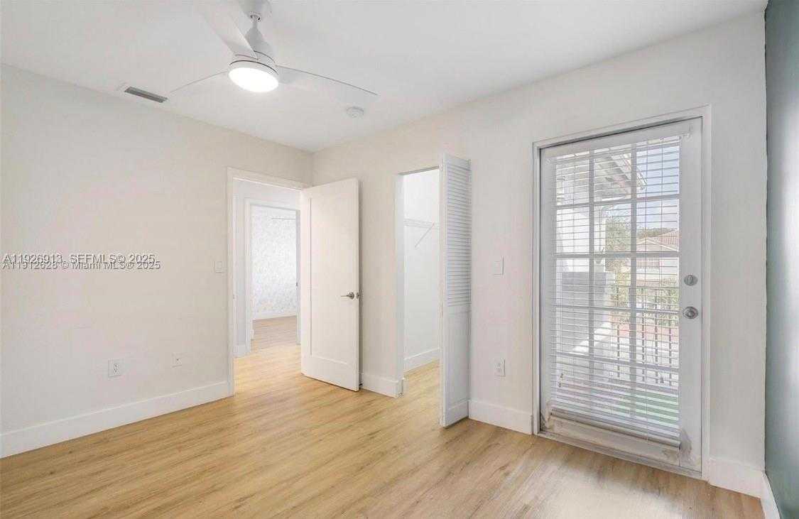 Small Image of 8658 SOUTH WEST 159TH CT, Miami Number 20