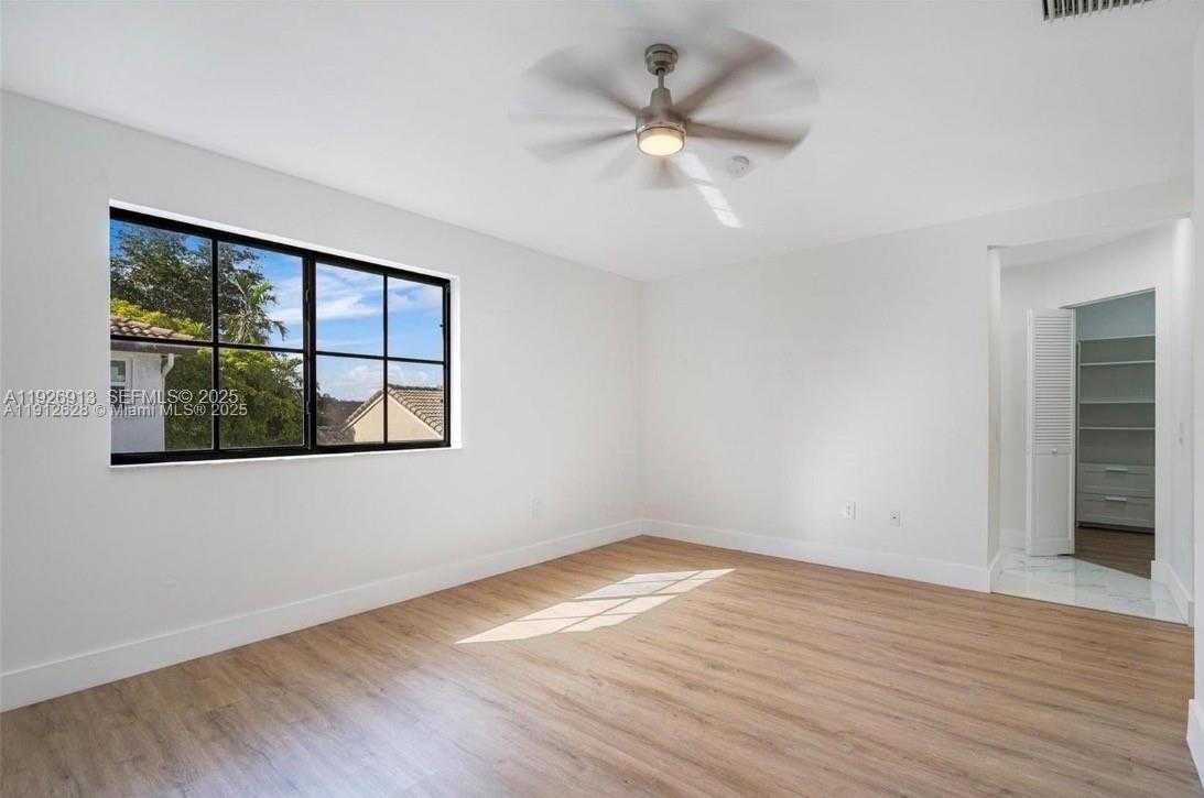 Small Image of 8658 SOUTH WEST 159TH CT, Miami Number 22