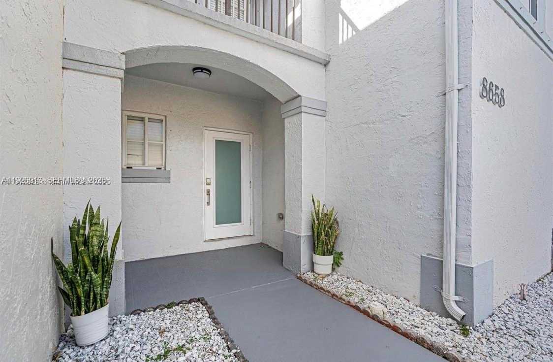 Small Image of 8658 SOUTH WEST 159TH CT, Miami Number 3