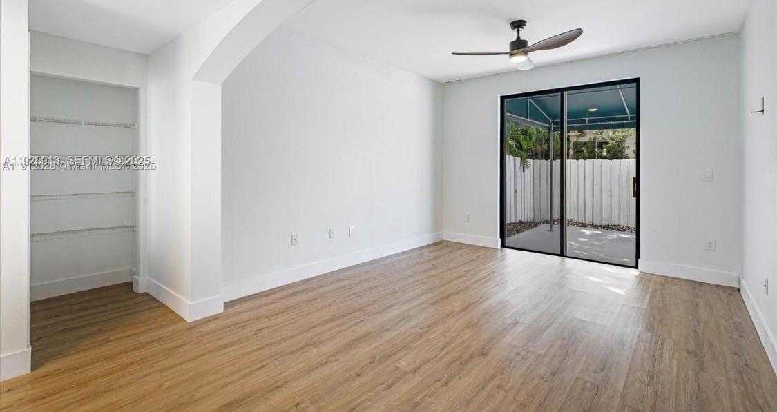 Small Image of 8658 SOUTH WEST 159TH CT, Miami Number 6
