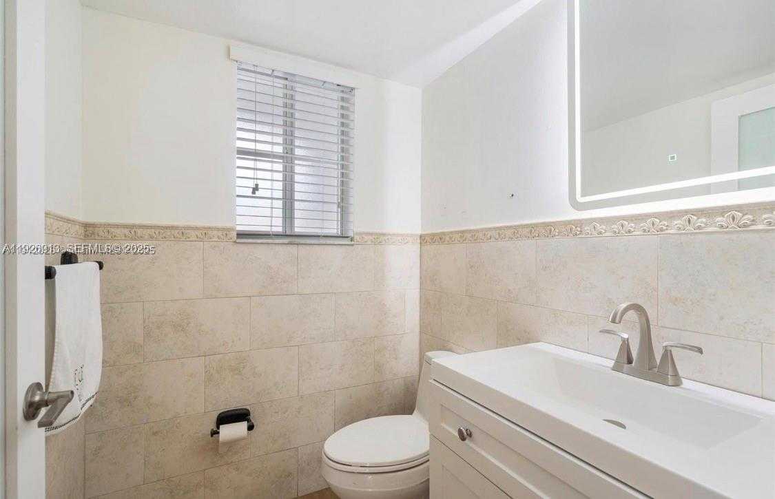 Small Image of 8658 SOUTH WEST 159TH CT, Miami Number 7