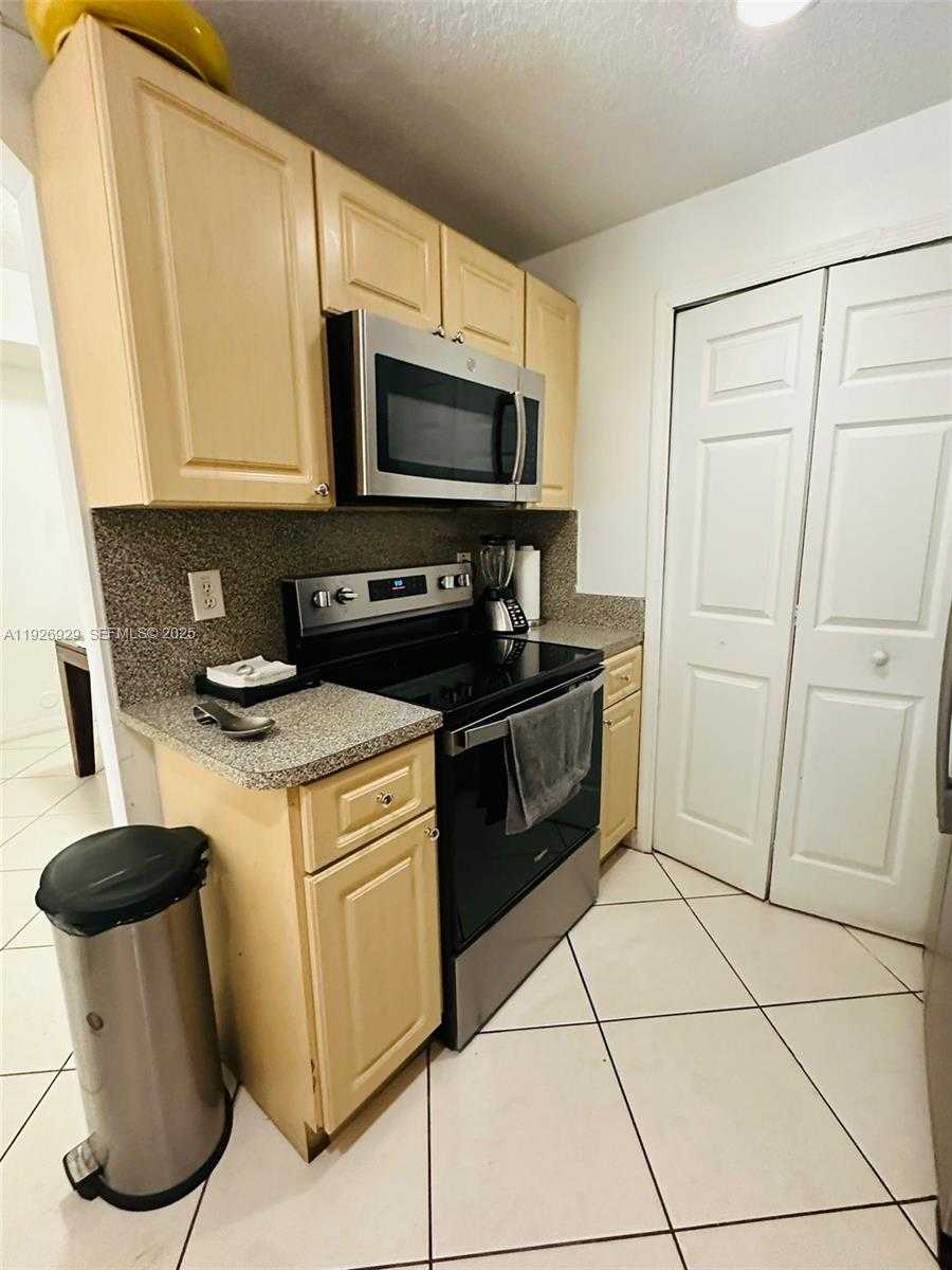 Small Image of 6400 NORTH WEST 114TH AVE #1101, Doral Number 2