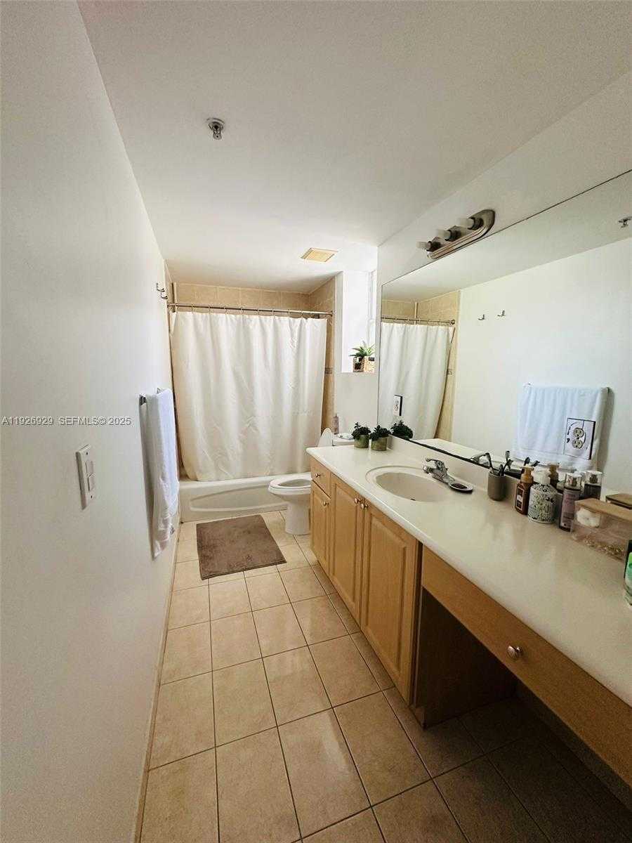 Small Image of 6400 NORTH WEST 114TH AVE #1101, Doral Number 4
