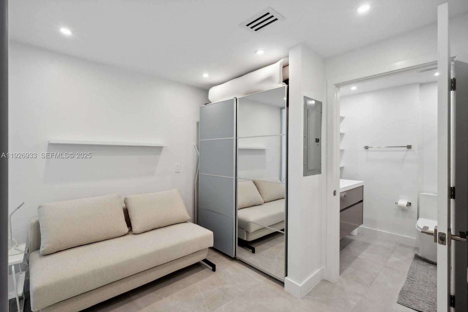 Small Image of 999 SOUTH WEST 1ST AVE #2809, Miami Number 10