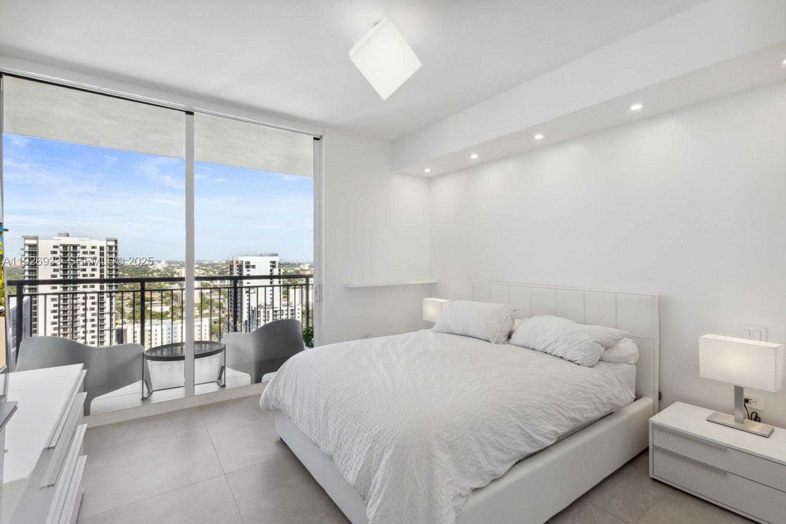 Small Image of 999 SOUTH WEST 1ST AVE #2809, Miami Number 14