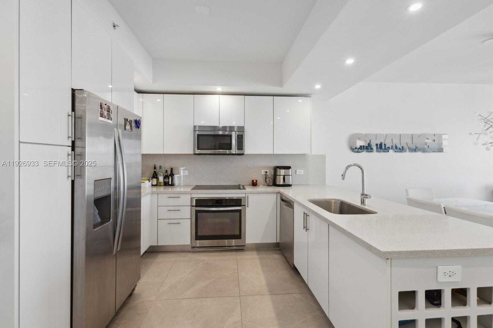 Small Image of 999 SOUTH WEST 1ST AVE #2809, Miami Number 4