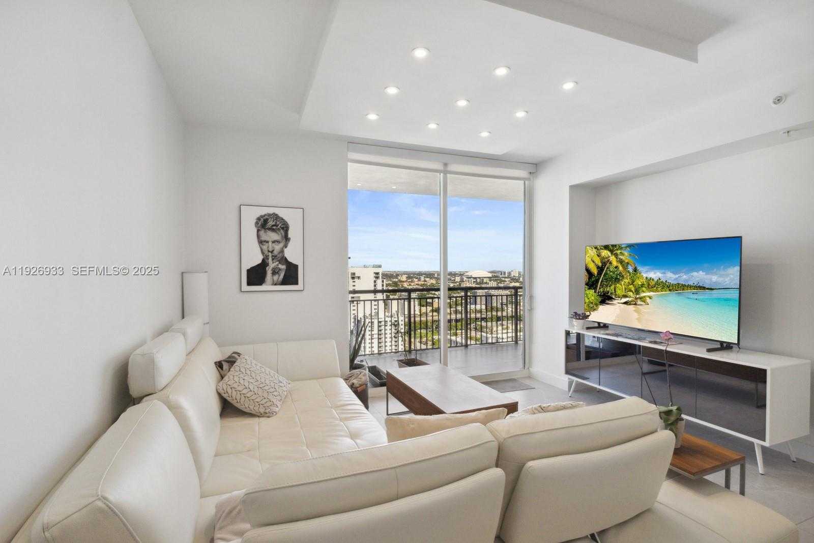 Small Image of 999 SOUTH WEST 1ST AVE #2809, Miami Number 5