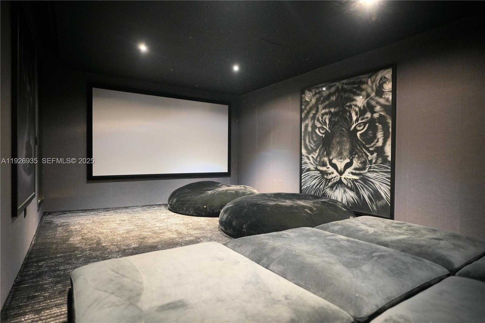 Small Image of 5501 PINE TREE DR, Miami Beach Number 29