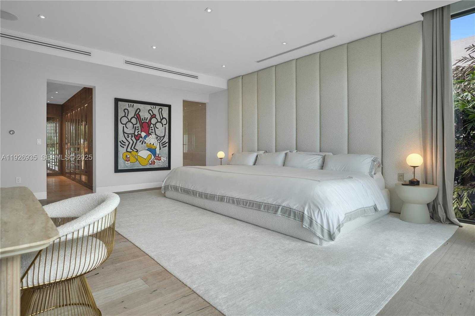 Small Image of 5501 PINE TREE DR, Miami Beach Number 34