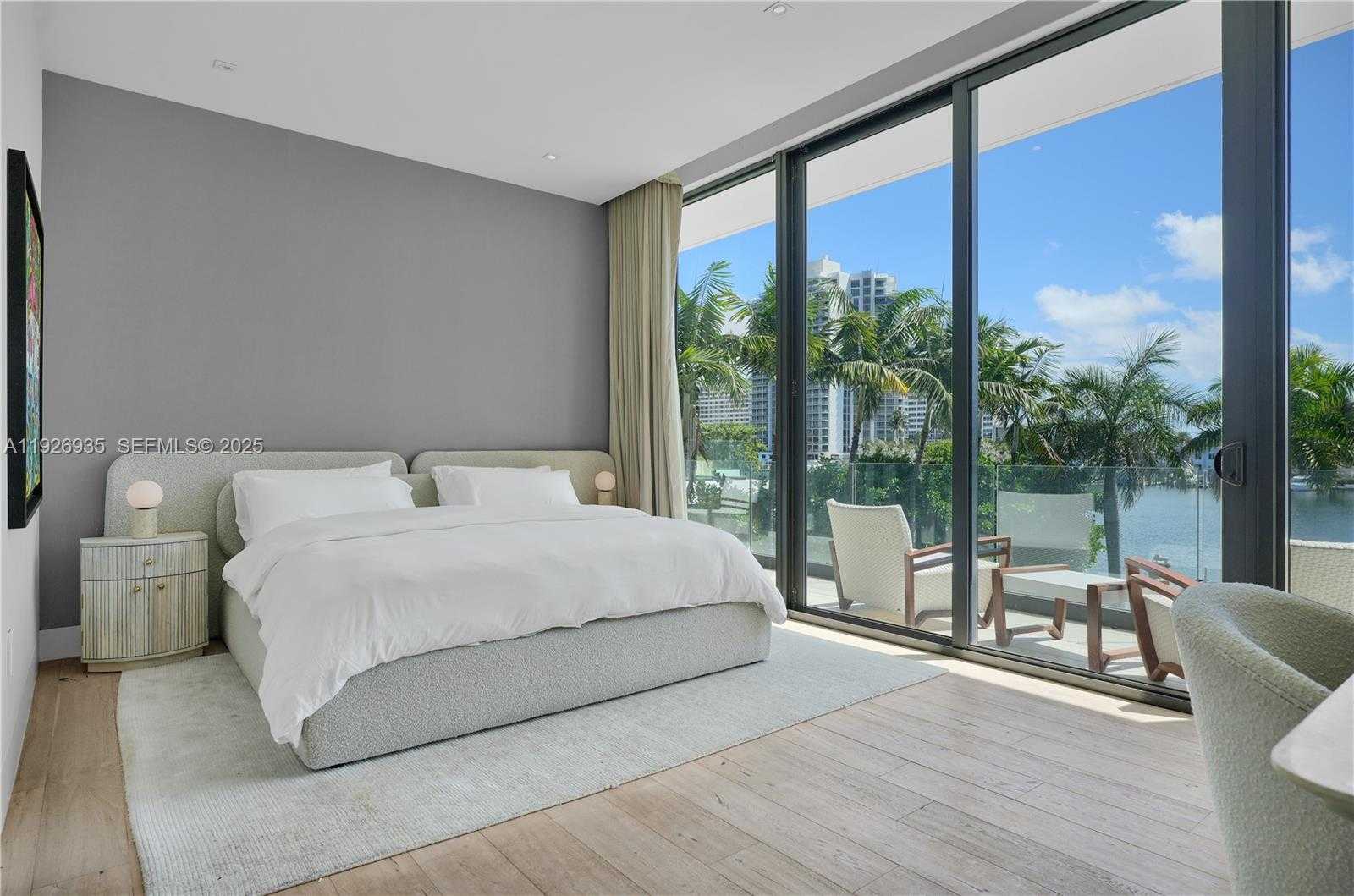 Small Image of 5501 PINE TREE DR, Miami Beach Number 41