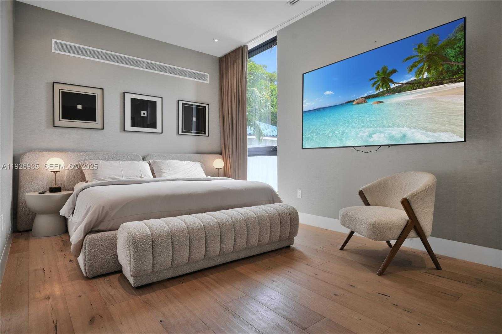 Small Image of 5501 PINE TREE DR, Miami Beach Number 45