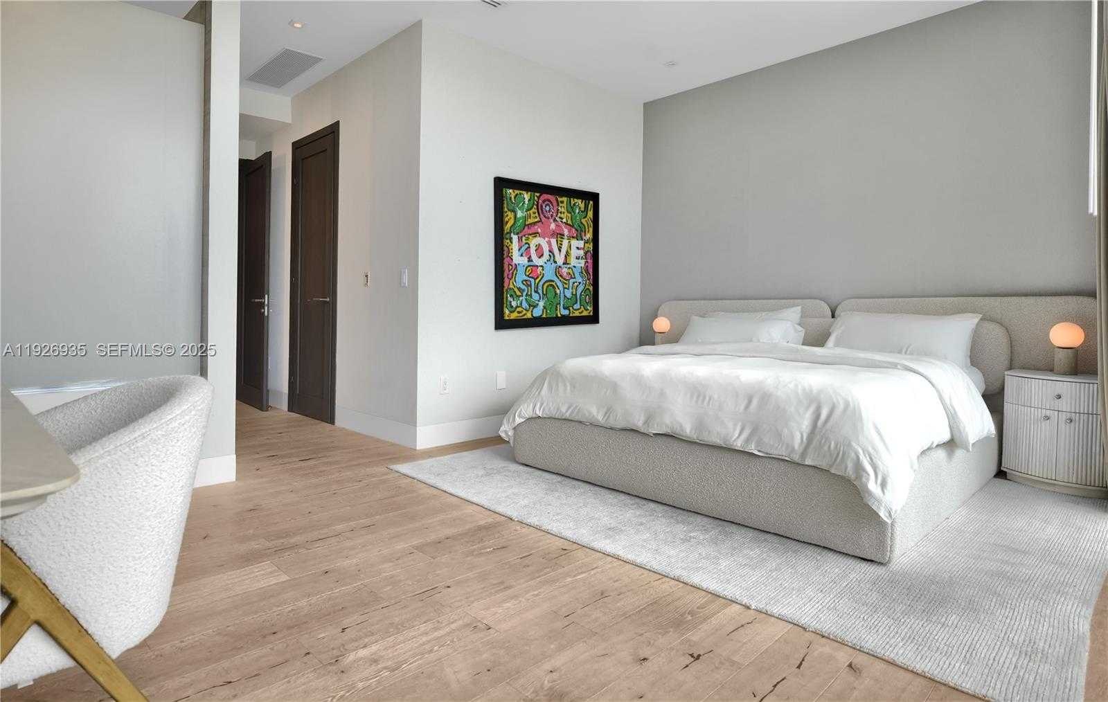 Small Image of 5501 PINE TREE DR, Miami Beach Number 51