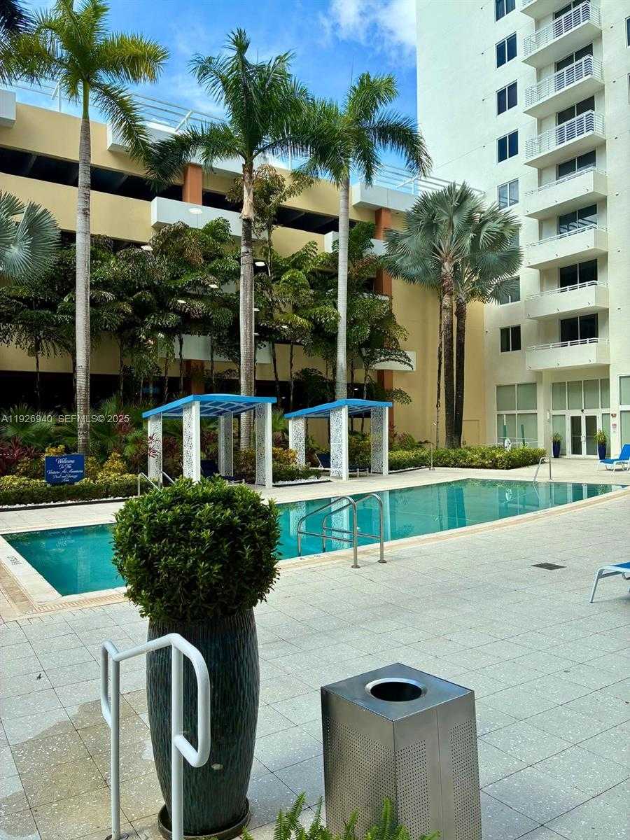 Small Image of 18800 NORTH EAST 29TH AVE #920, Aventura Number 3