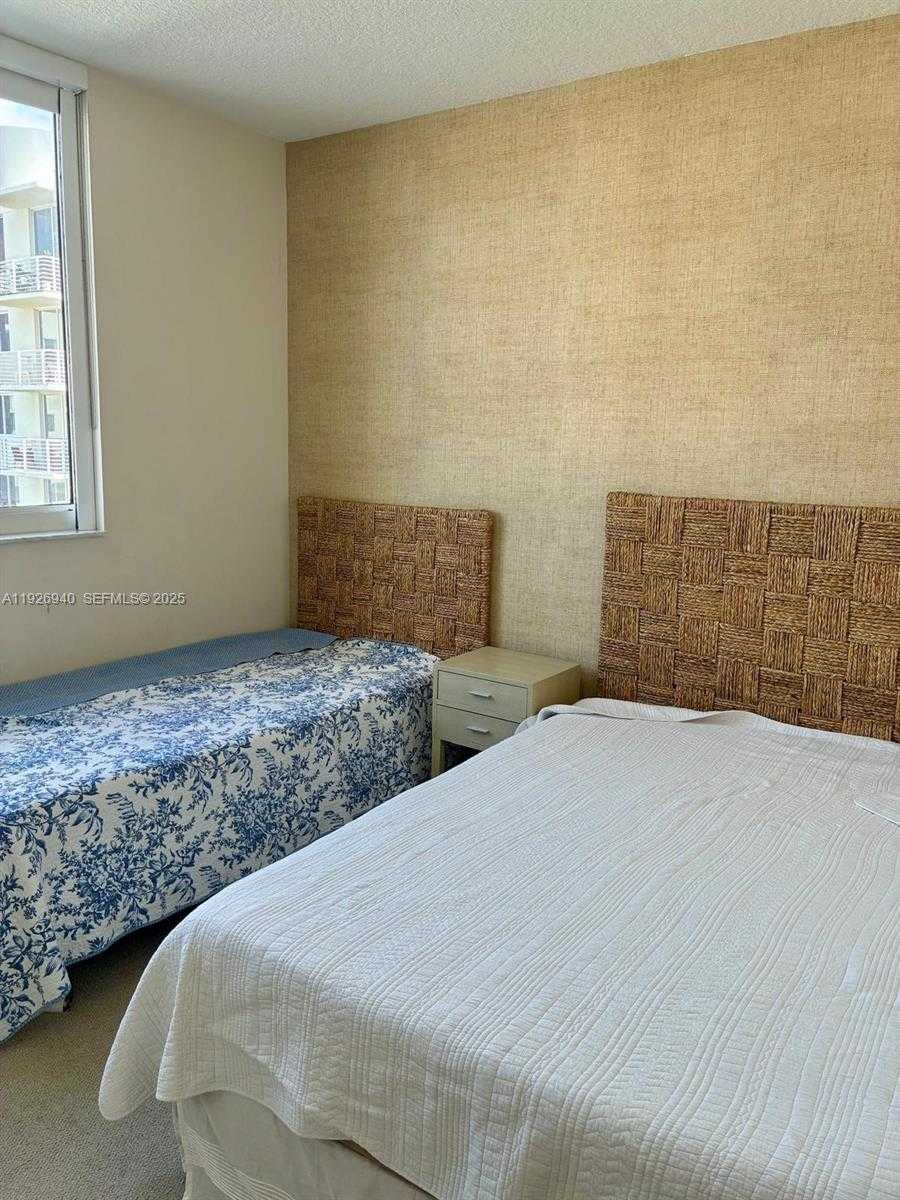 Small Image of 18800 NORTH EAST 29TH AVE #920, Aventura Number 7