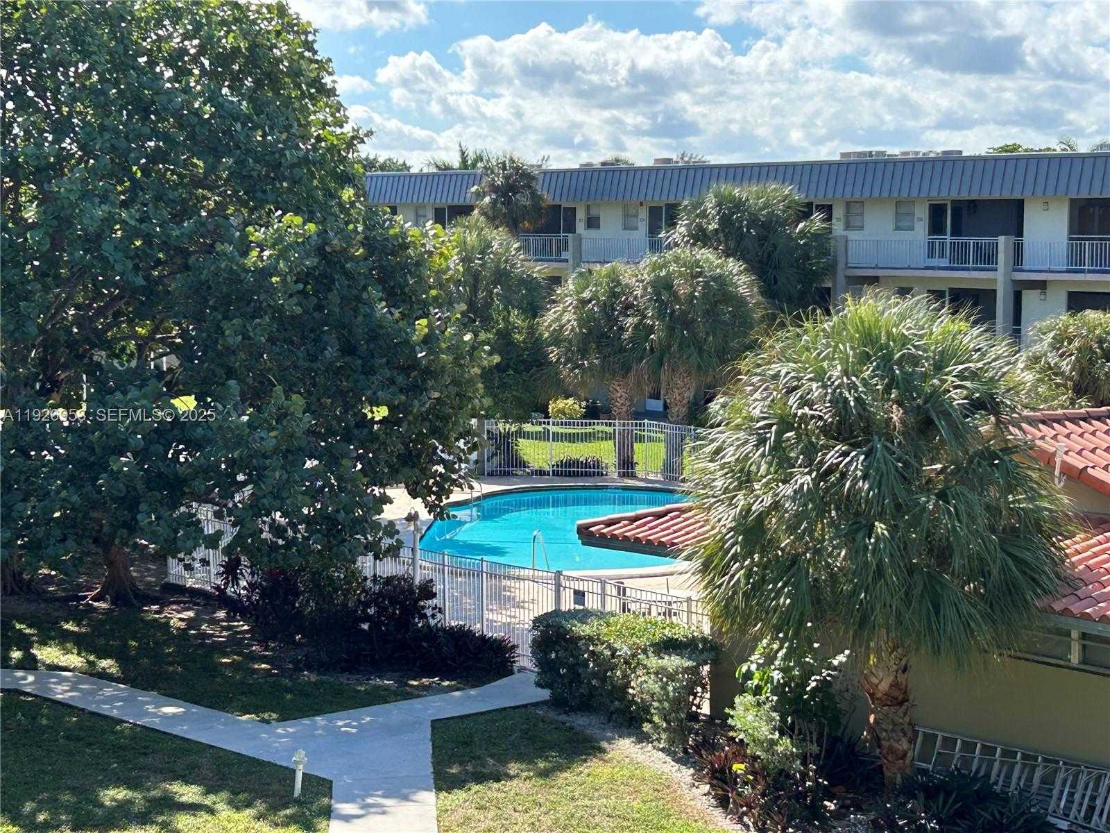 Small Image of 250 LAYNE BLVD #312, Hallandale Beach Number 2