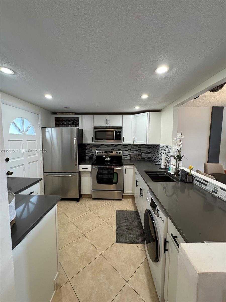 Small Image of 3750 NORTH EAST 170TH ST #302, North Miami Beach Number 9