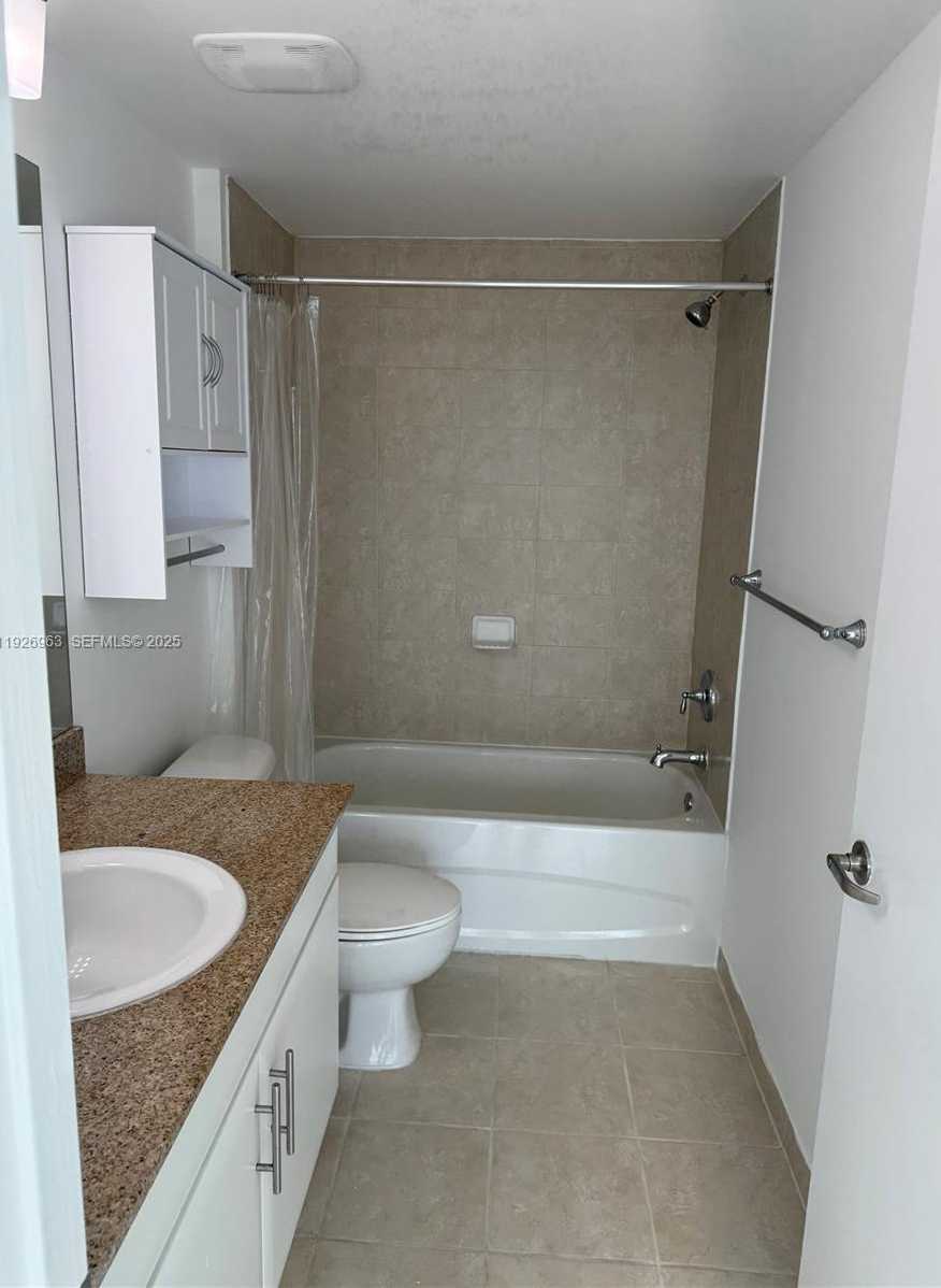 Small Image of 1861 NORTH WEST S RIVER DR #2010, Miami Number 15